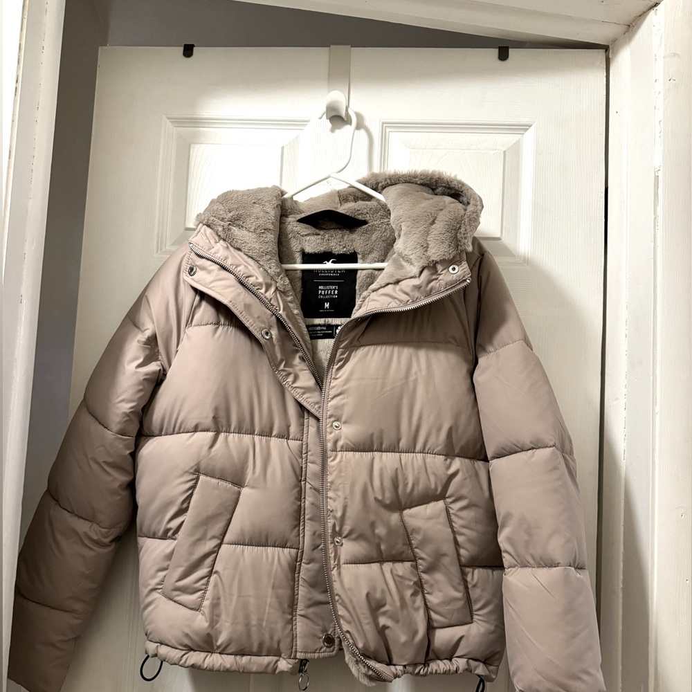 Brand New Holllister Puffer Jacket
